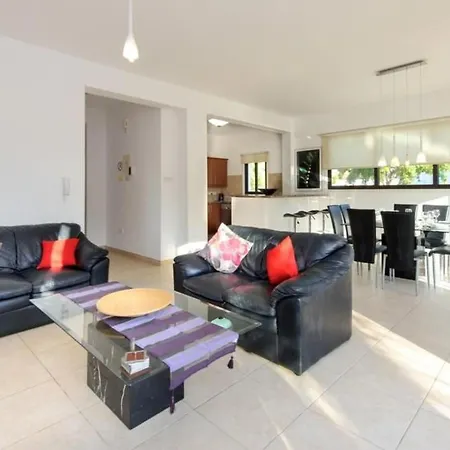 Semesterbostad Ferienvilla Av6 By Interhome